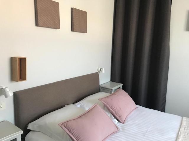 Hotel La Petite Auberge Ares Kültér fotó